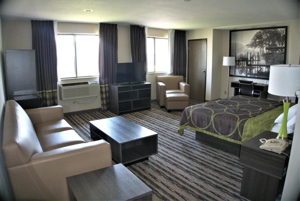 Super 8 By Wyndham Spirit Lake/Okoboji Esterno foto