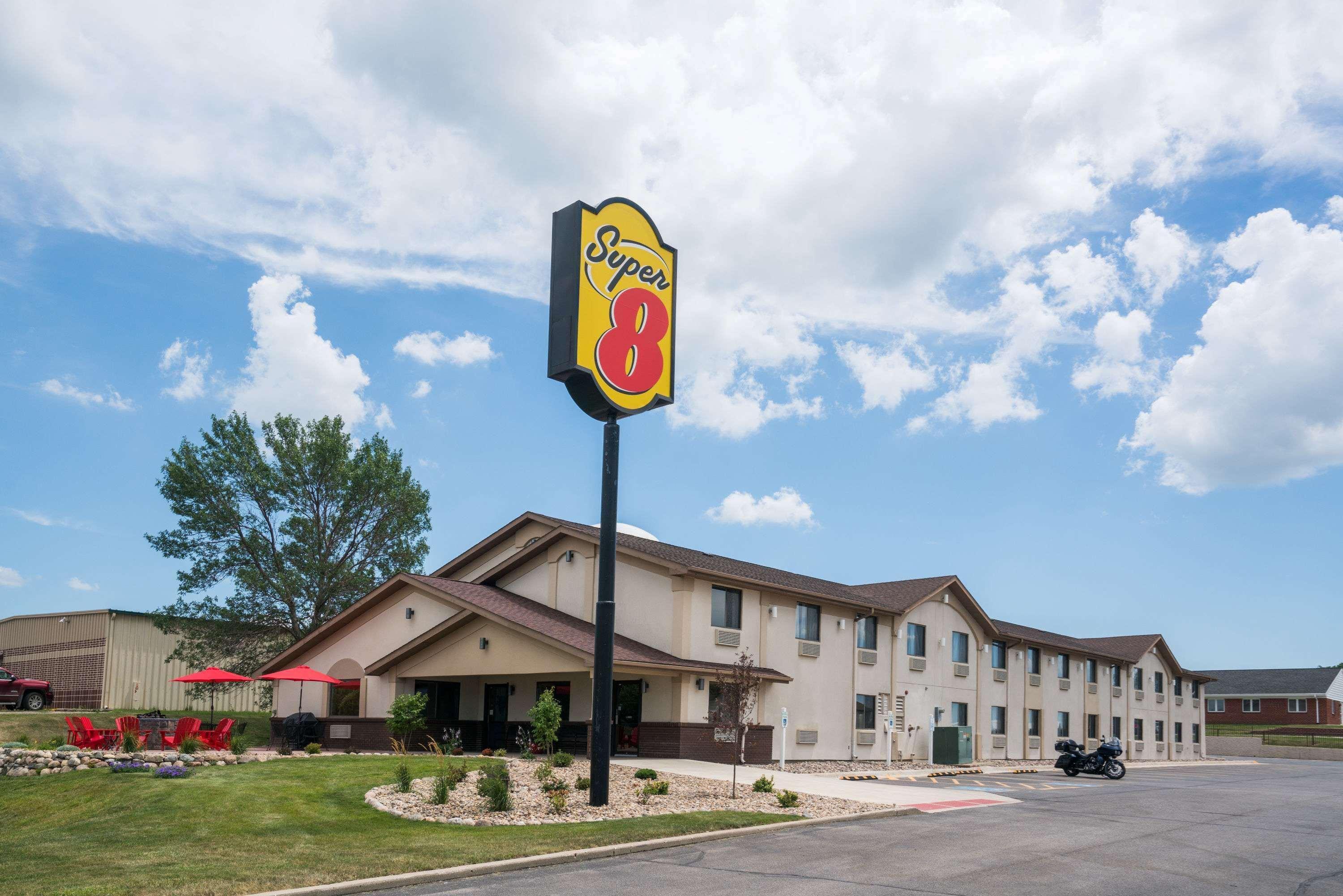 Super 8 By Wyndham Spirit Lake/Okoboji Esterno foto
