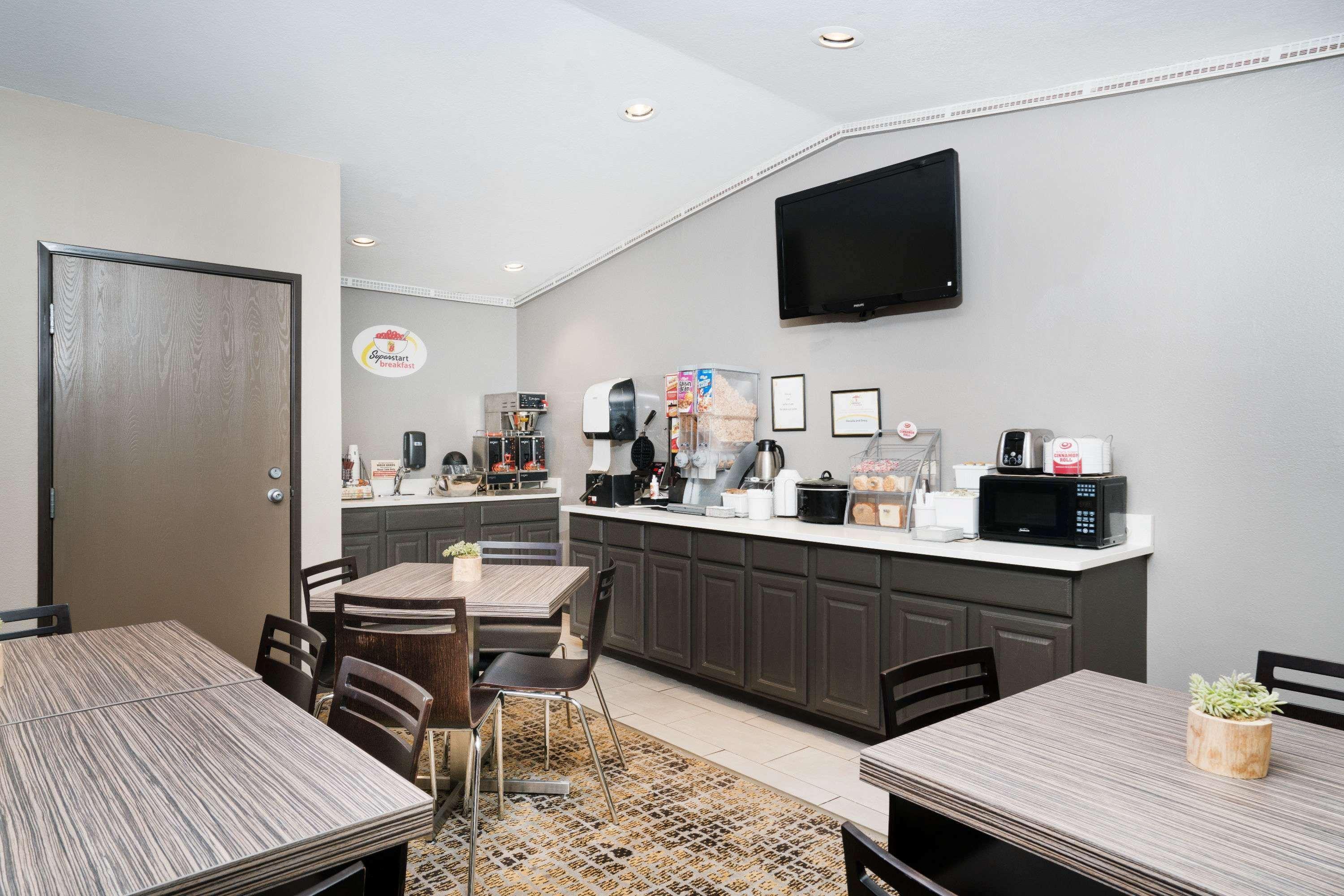 Super 8 By Wyndham Spirit Lake/Okoboji Esterno foto