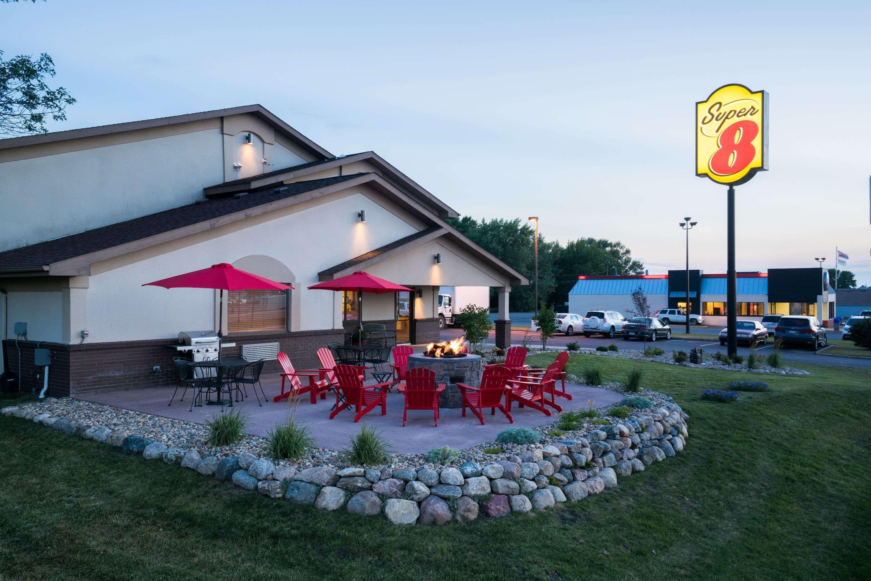 Super 8 By Wyndham Spirit Lake/Okoboji Esterno foto