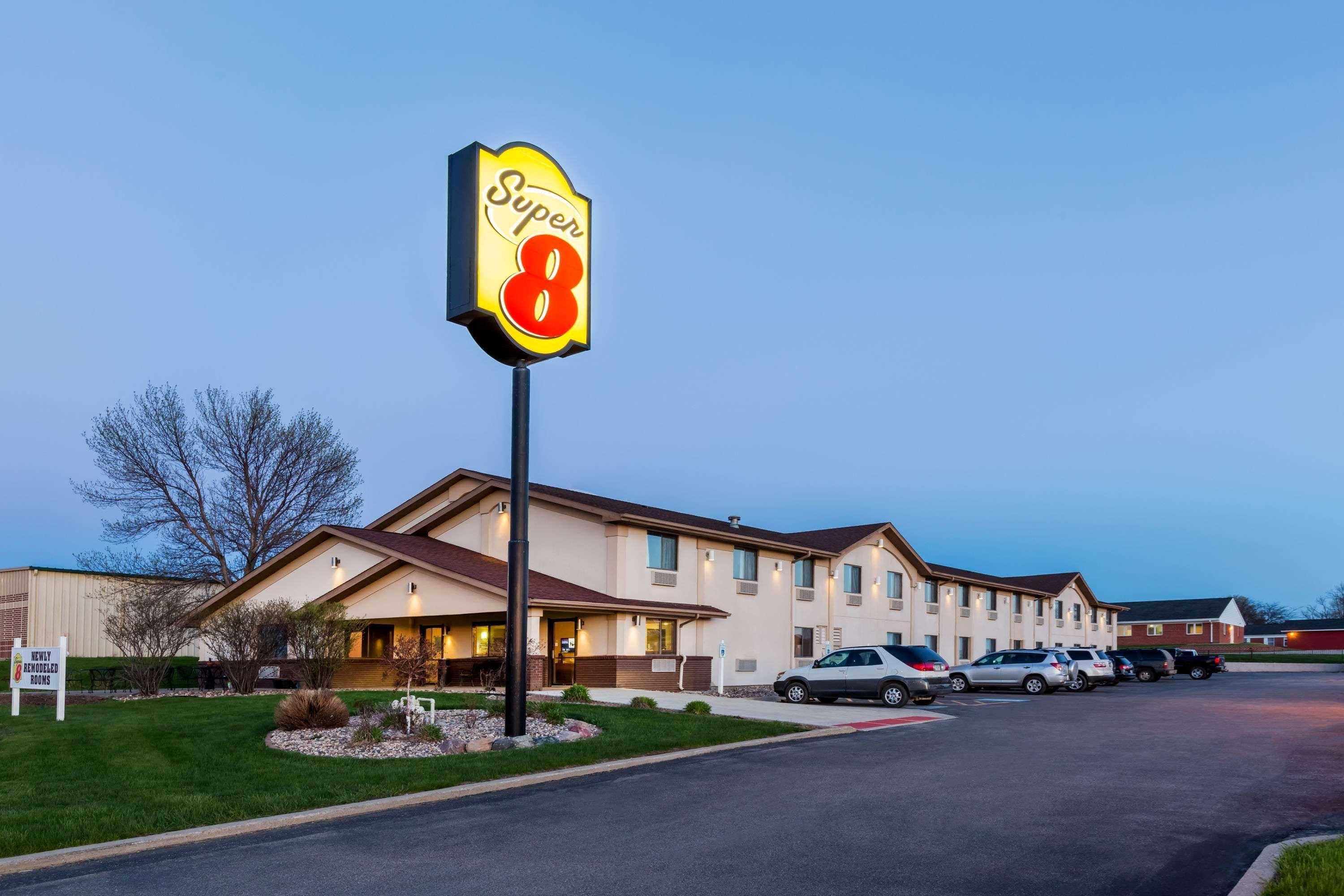 Super 8 By Wyndham Spirit Lake/Okoboji Esterno foto